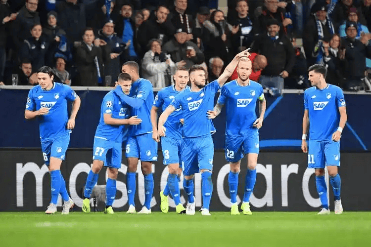 开云-关于转会期德甲焦点战，勒沃库森调整名单，话题不断，轮换策略成焦点的信息