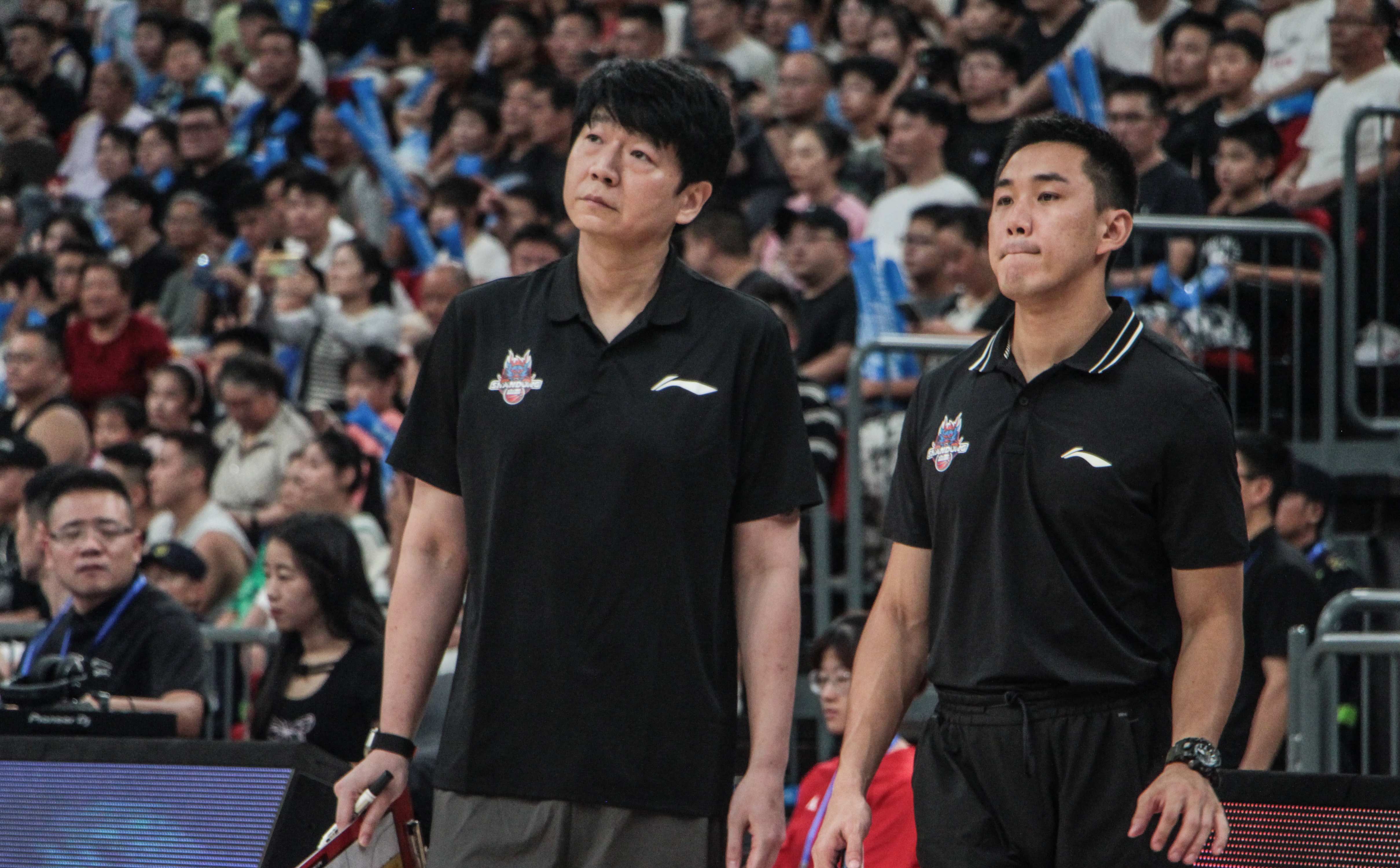 kaiyunapp-包含山东男篮发布备战花絮；转会期调整名单；欧篮联任务艰巨；年轻球员得到机会的词条