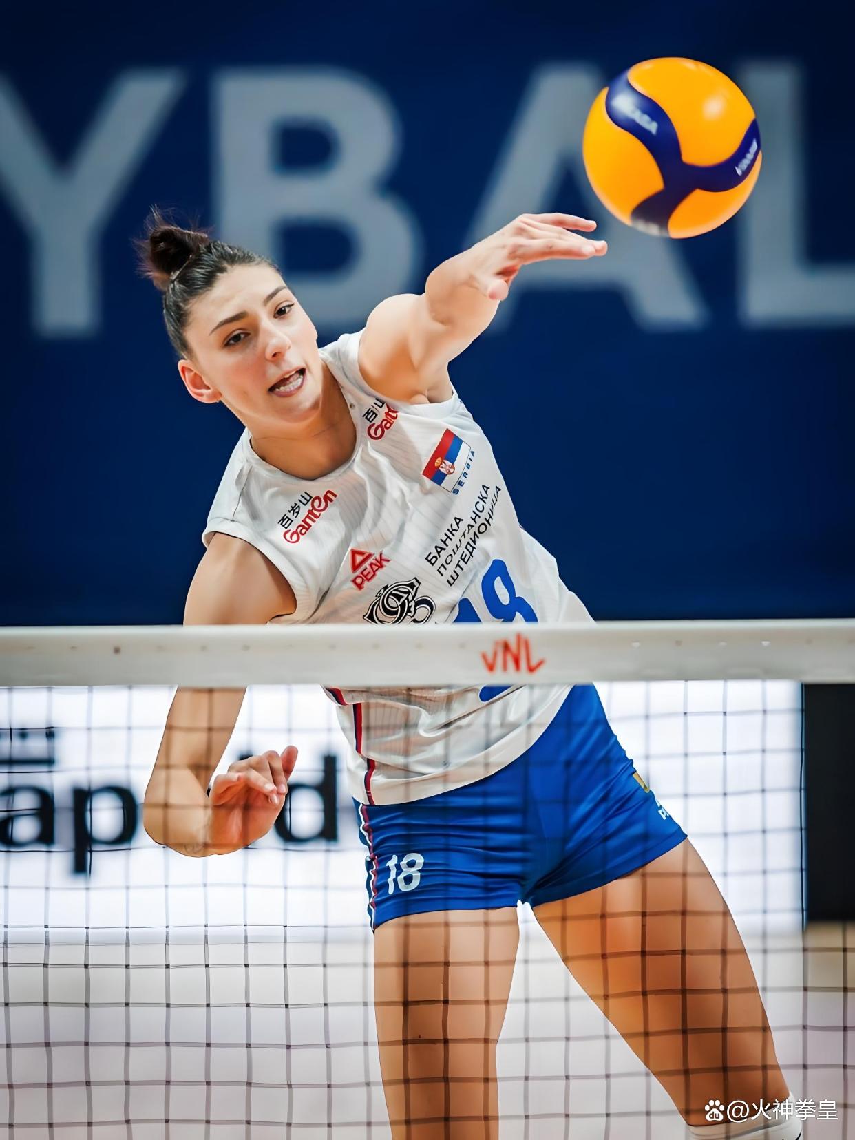 kaiyunapp-今晚塞维利亚备战全明星赛，队长鼓劲细节曝光，目标明确，阵容厚度经受考验的简单介绍