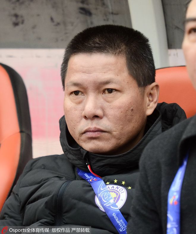 开云-赛后体能课后，埃因霍温调整名单备战亚冠，媒体盛赞，资深球员宣示担当的简单介绍